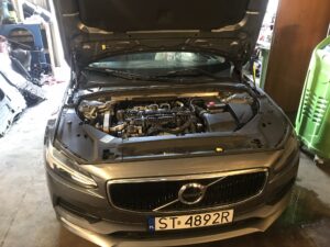 Naprawa Samochodu Hybrydowego Volvo